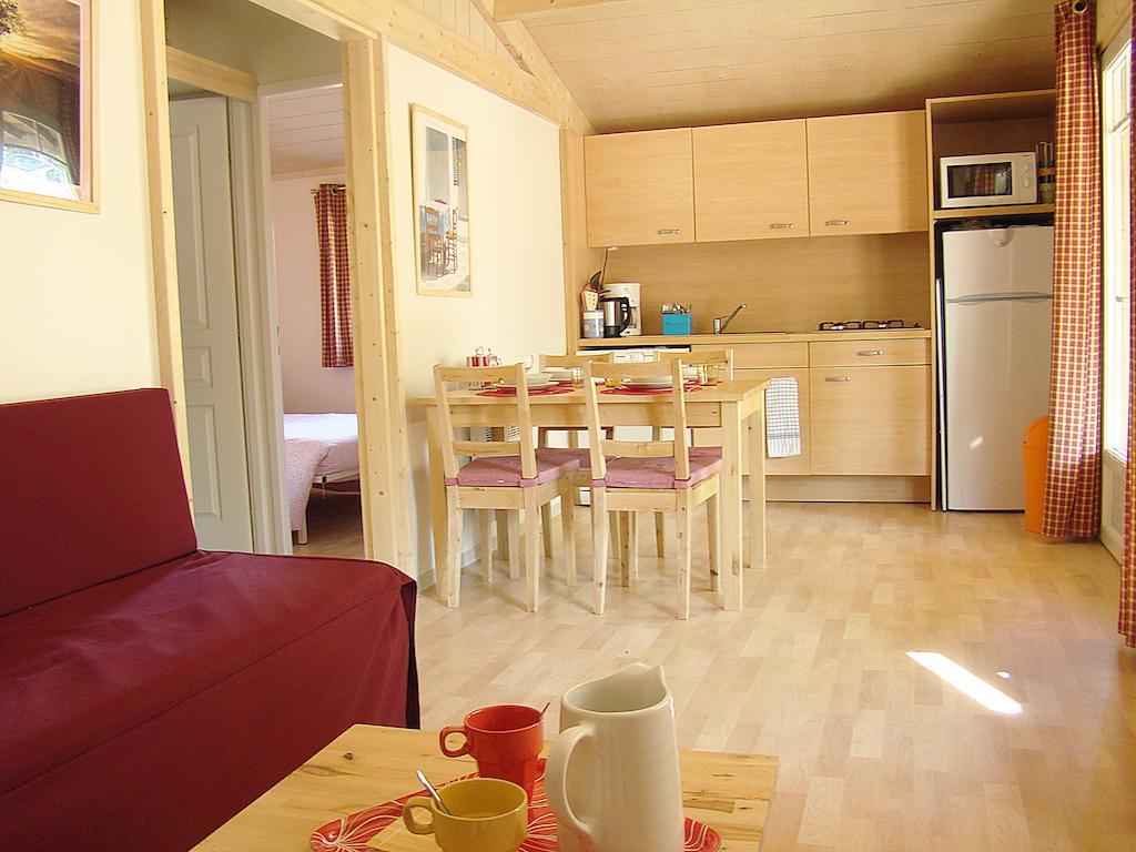 Etang Vallier Resort Brossac Oda fotoğraf